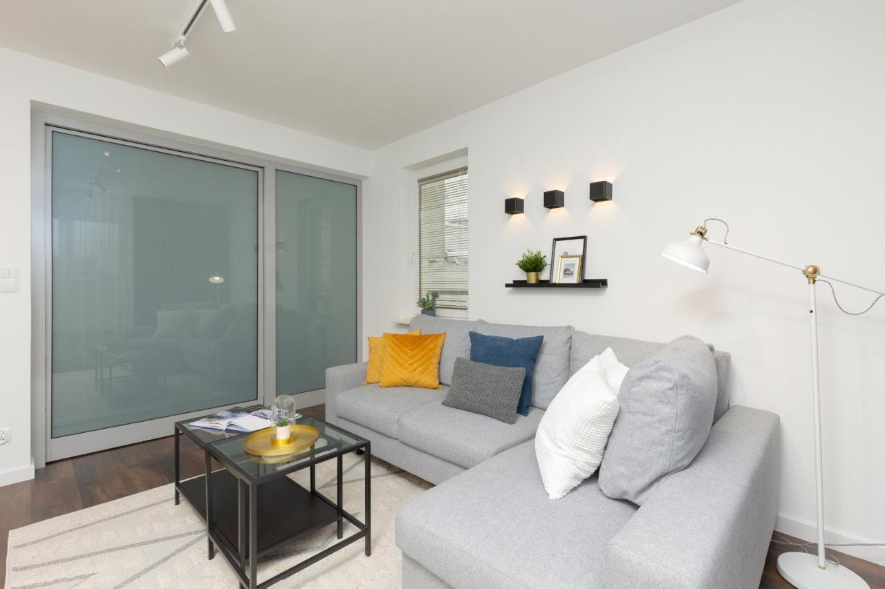 Beautiful & Spacious Warsaw Apartment By Noclegi Renters ภายนอก รูปภาพ