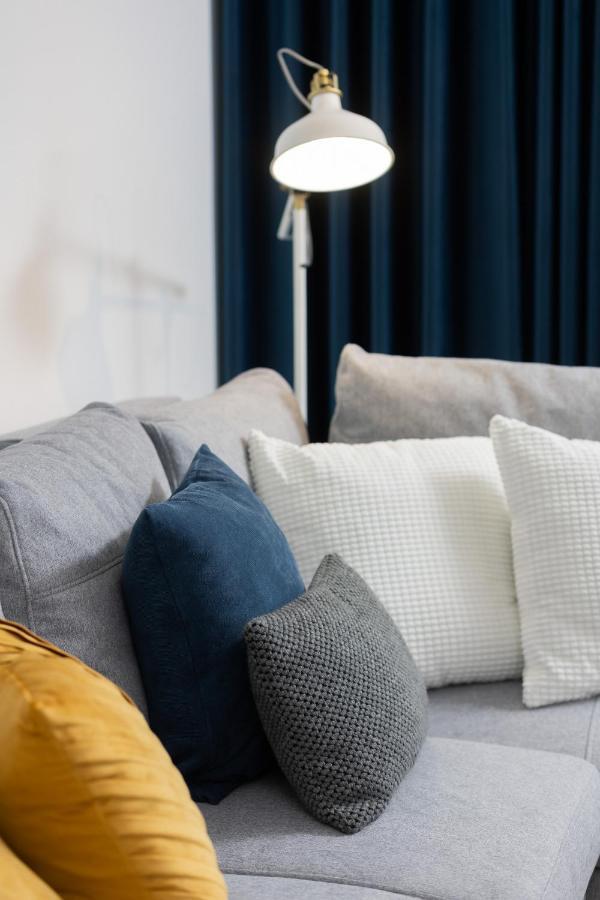 Beautiful & Spacious Warsaw Apartment By Noclegi Renters ภายนอก รูปภาพ